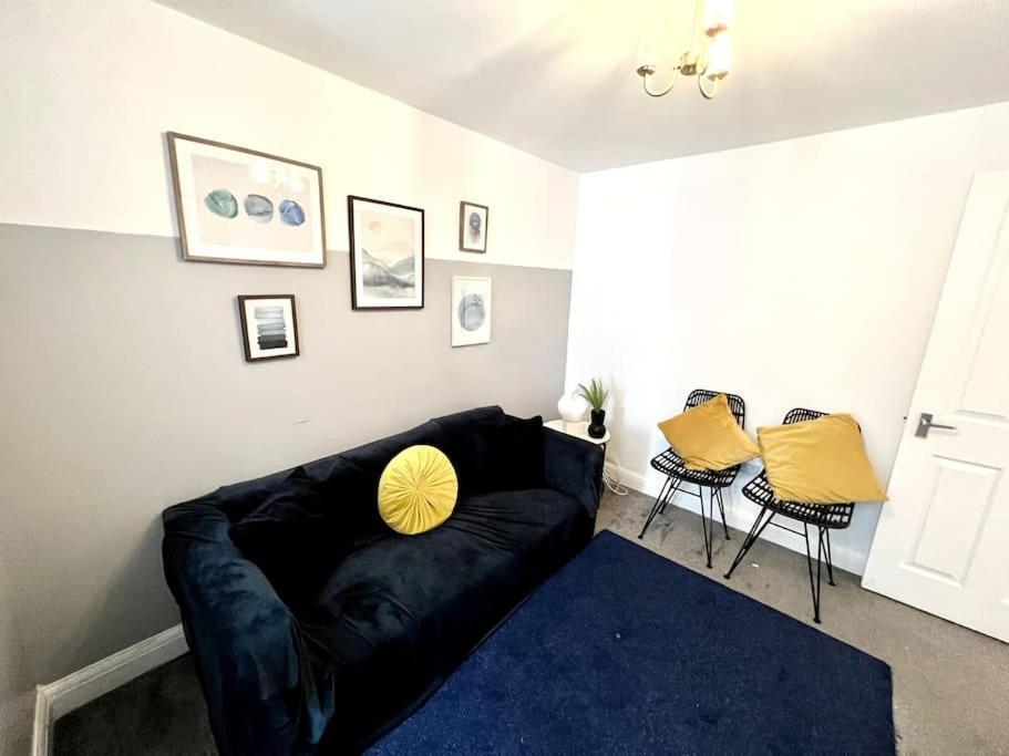 Casa de Férias Modern 2 Bed Close To Mall With Parking & Garden *